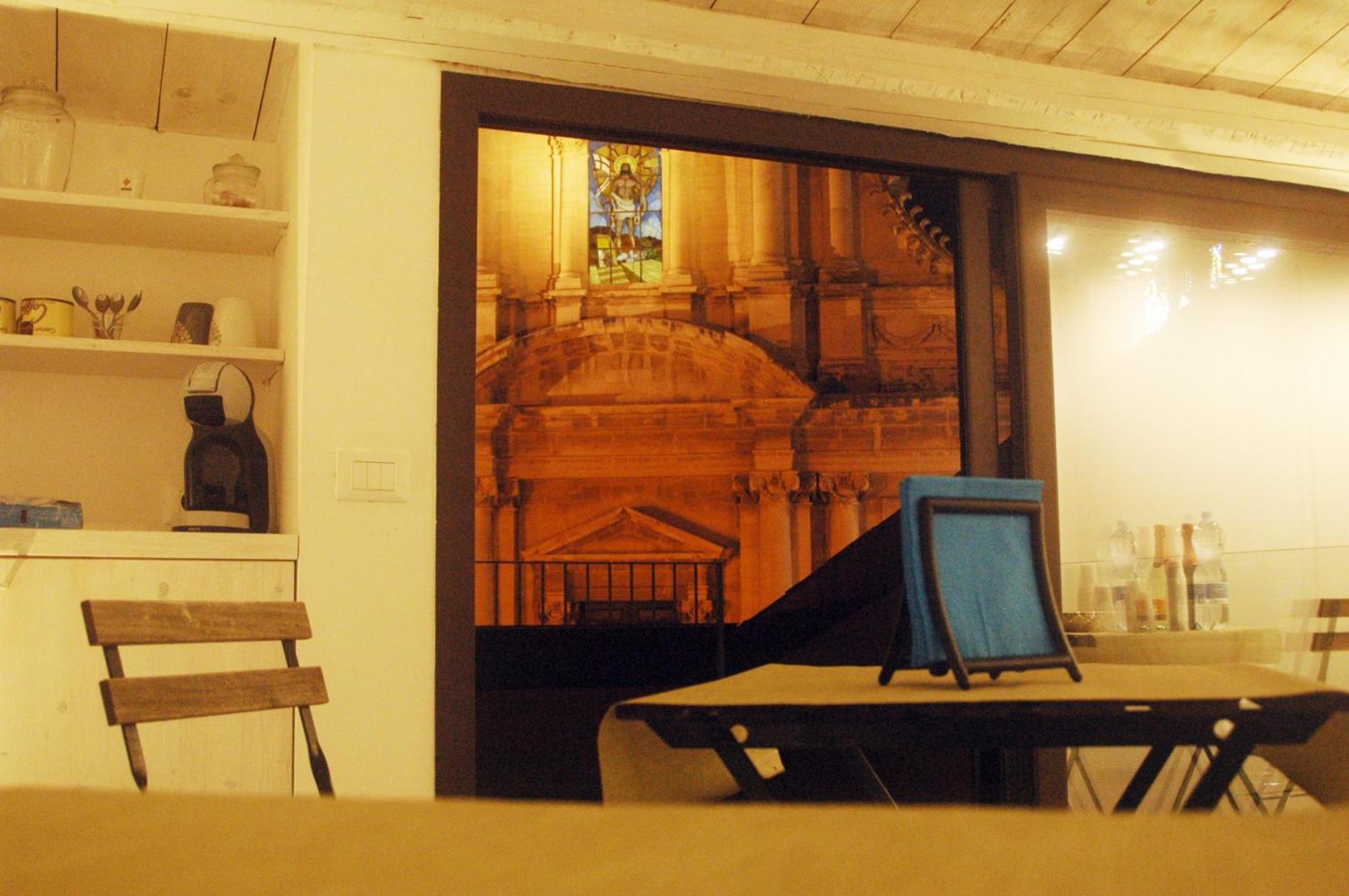 โยมิซุส เดอะ สตรัคเจอร์ ฟอร์ ยัวร์ ฮอลิเดย์ Bed & Breakfast คอมิโซ ภายนอก รูปภาพ