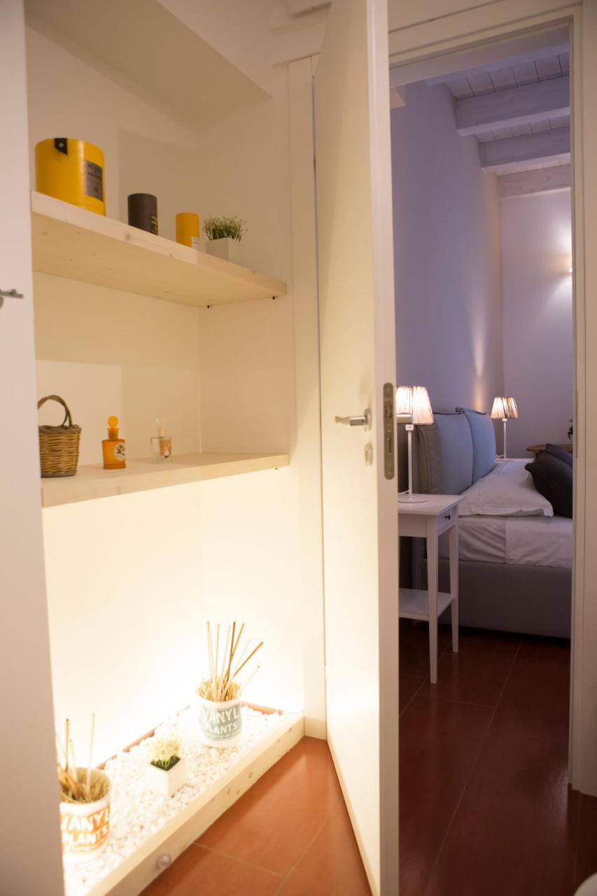 โยมิซุส เดอะ สตรัคเจอร์ ฟอร์ ยัวร์ ฮอลิเดย์ Bed & Breakfast คอมิโซ ภายนอก รูปภาพ