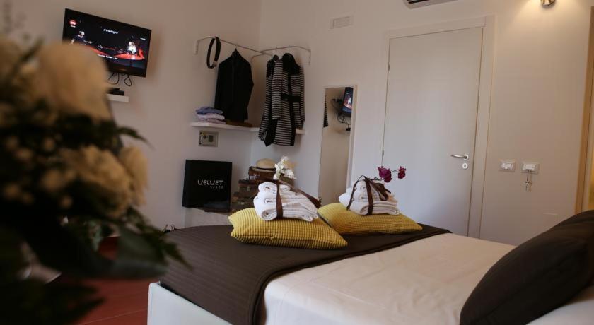 โยมิซุส เดอะ สตรัคเจอร์ ฟอร์ ยัวร์ ฮอลิเดย์ Bed & Breakfast คอมิโซ ภายนอก รูปภาพ