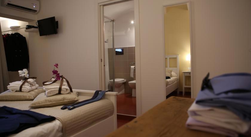 โยมิซุส เดอะ สตรัคเจอร์ ฟอร์ ยัวร์ ฮอลิเดย์ Bed & Breakfast คอมิโซ ภายนอก รูปภาพ